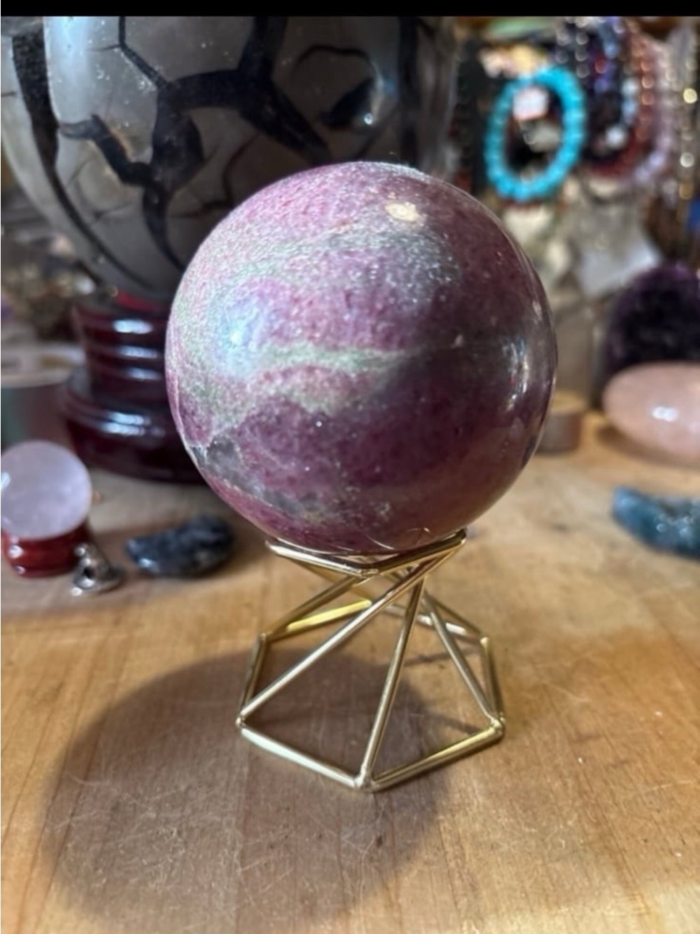Pink Rhodonite Sphere HQ - Picture 5 of 9